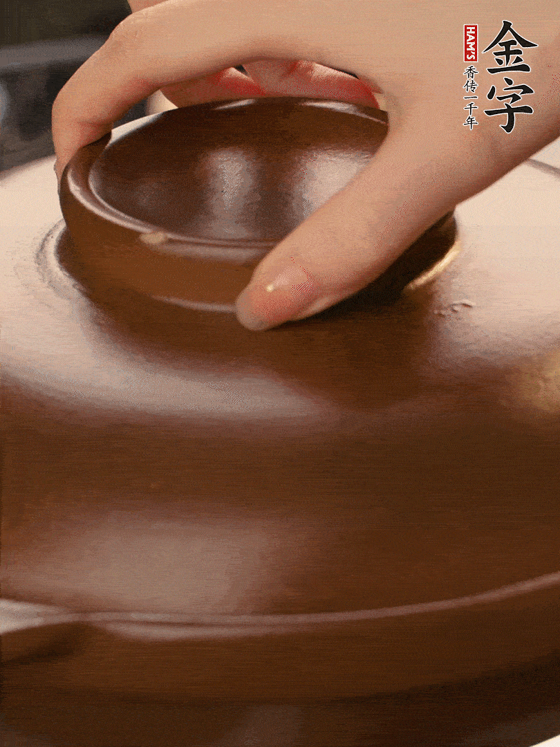 再下日本豆腐煮3分鐘。