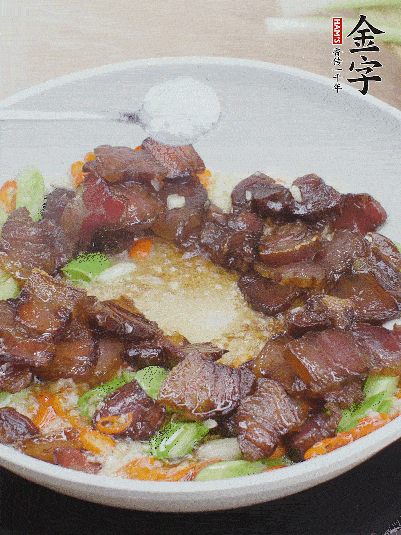 下醬油肉，一點(diǎn)生抽、白糖調(diào)味。