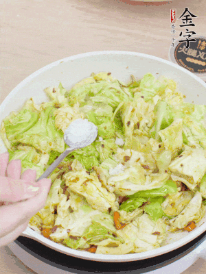 一點(diǎn)鹽、糖調(diào)味。